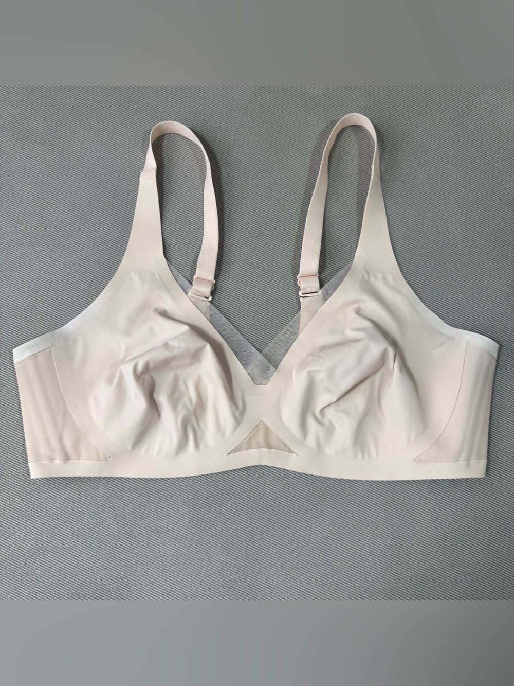 Honeylove Crossover Wire-Free Bra Size 40B Sand Nude Unlined Mesh Comfort